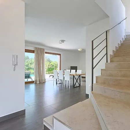 Terra Gialla Villa *